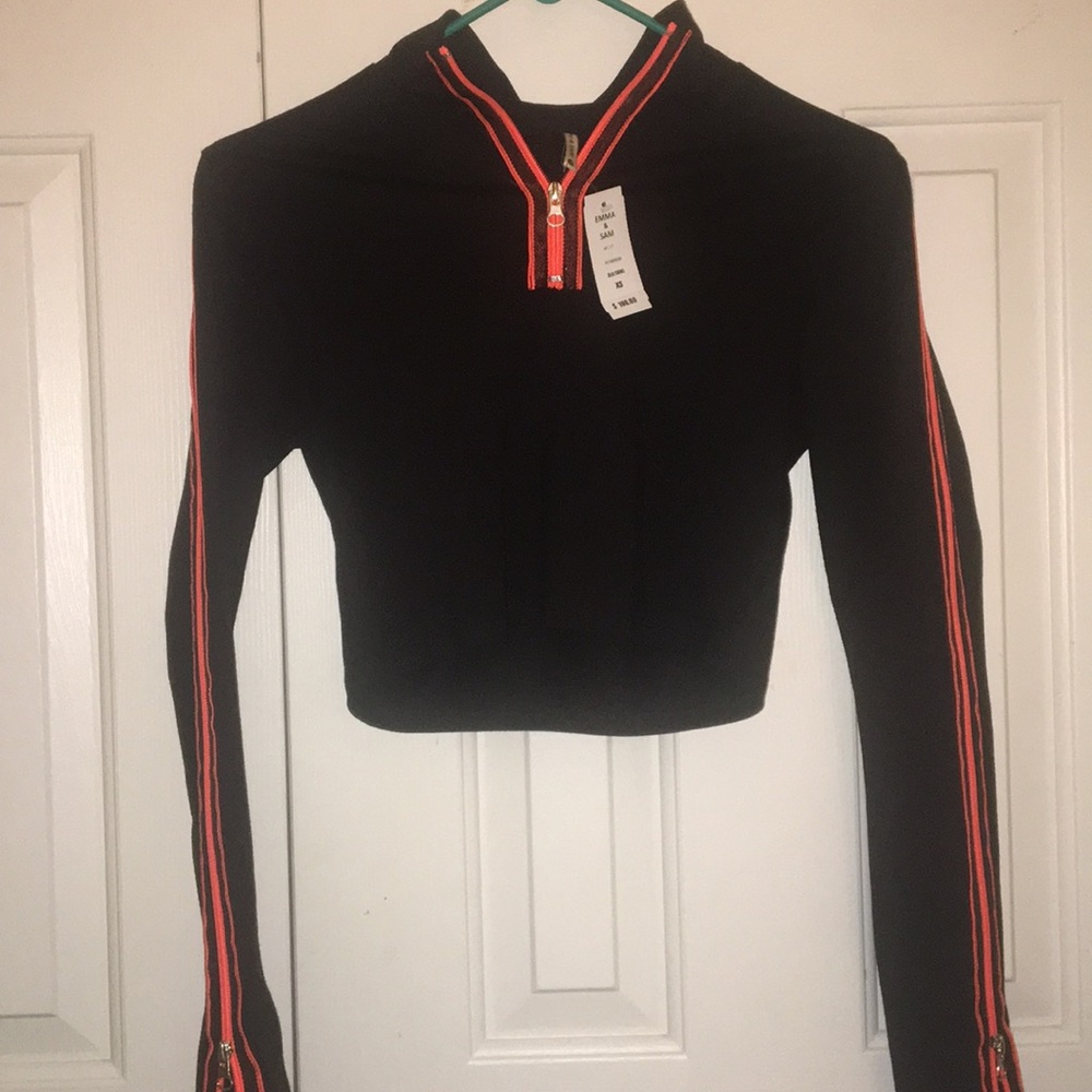 Cropped long sleeve shirt